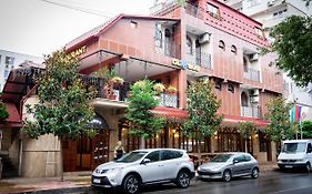 Глобус Хотел